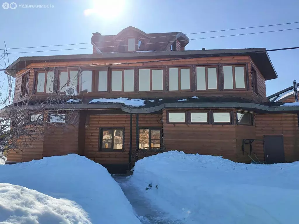 Дом в село Кокшайск, Набережная улица, 3 (250 м) - Фото 1