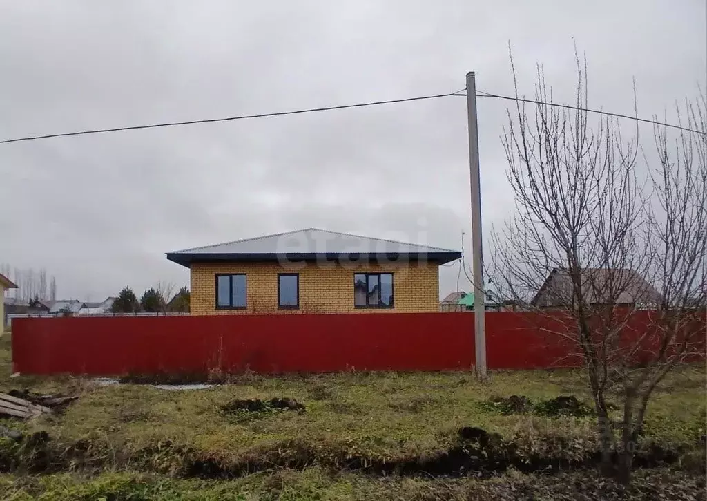 Дом в Башкортостан, Иглинский район, Акбердинский сельсовет, с. ... - Фото 0