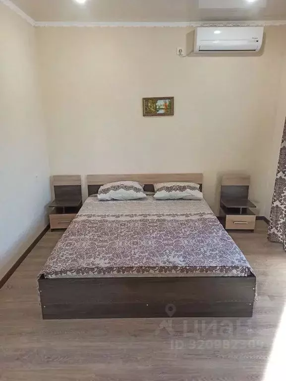 Дом в Крым, Судак ул. Исмаила Гаспринского, 44 (100 м) - Фото 1