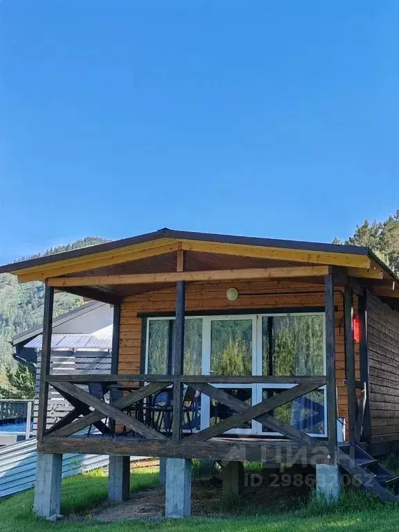 Дом в Алтай, Чемальский район, Узнезинское с/пос, с. Узнезя ул. ... - Фото 1