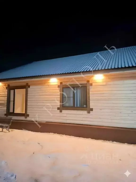 Дом в Красноярский край, Красноярск городской округ, д. Бугачево  (123 ... - Фото 1