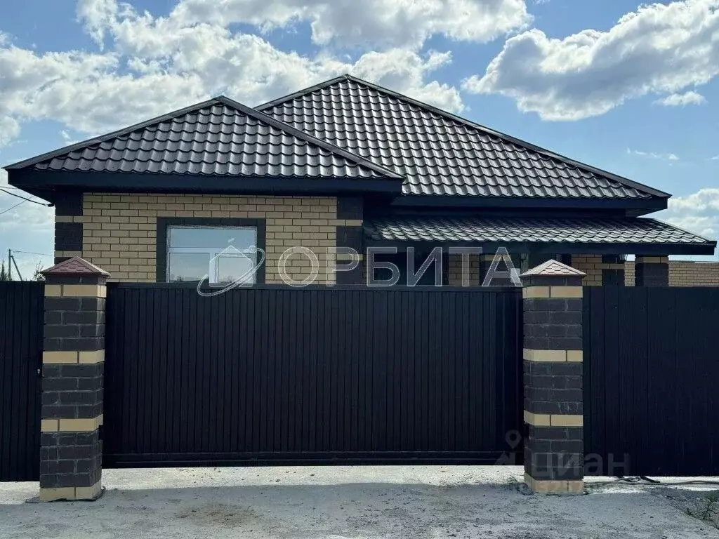 Дом в Тюменская область, Тюменский муниципальный округ, с. Успенка ул. ... - Фото 1