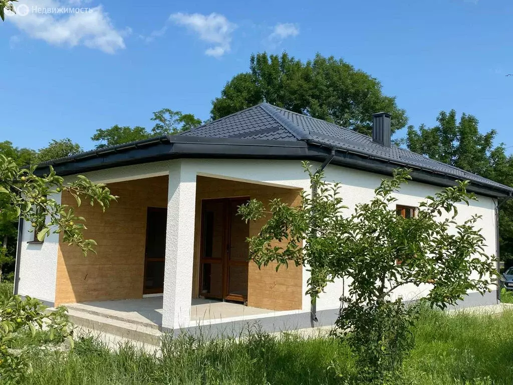 Дом в станица Гостагаевская, улица Мира (115 м) - Фото 1