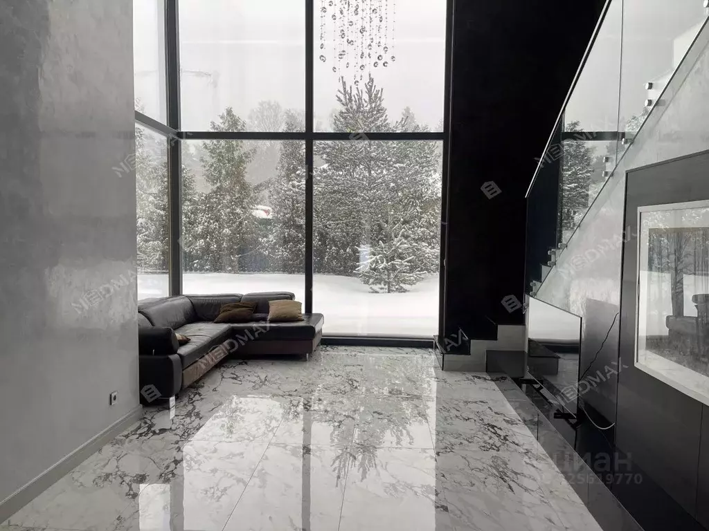 Коттедж в Санкт-Петербург пос. Комарово, ул. Цветочная (300 м) - Фото 1