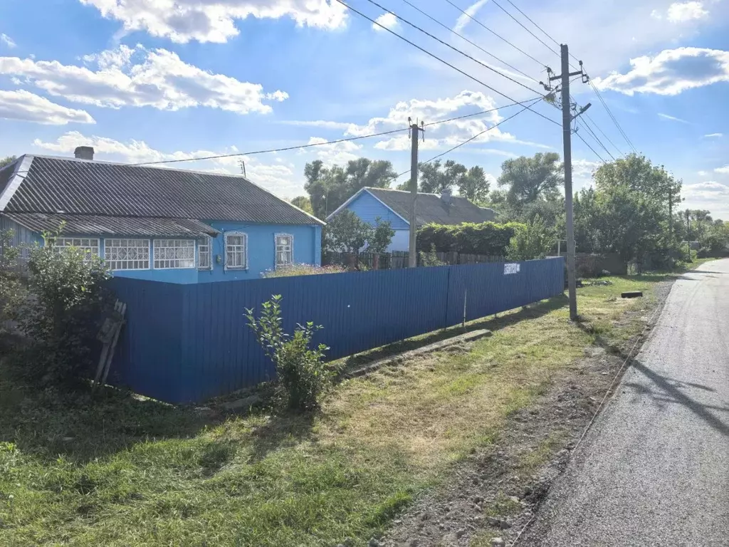 Дом в Воронежская область, Семилукский район, с. Лосево Центральная ... - Фото 0