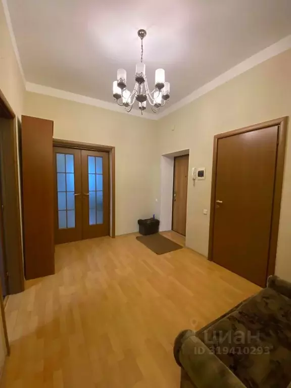 3-к кв. Саха (Якутия), Якутск ул. Петровского, 17/3 (121.4 м) - Фото 0
