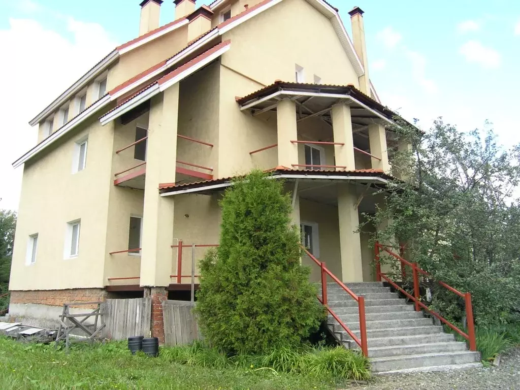 Дом в Свердловская область, Екатеринбург пер. Приветливый, 21 (550 м) - Фото 1