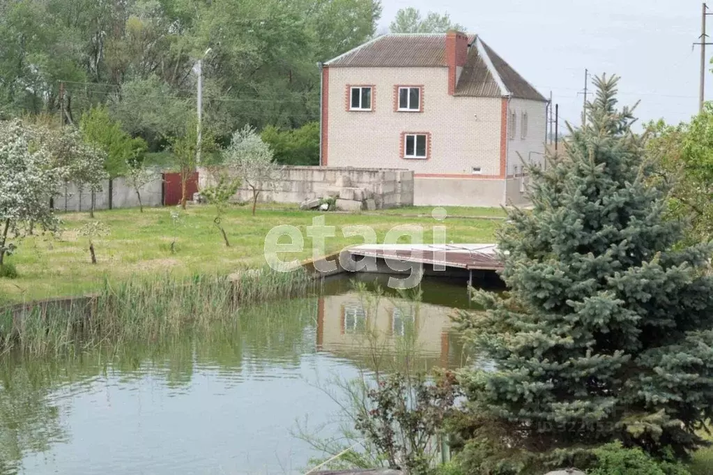 Дом в Краснодарский край, Темрюк ул. Яна Фабрициуса (247 м) - Фото 1