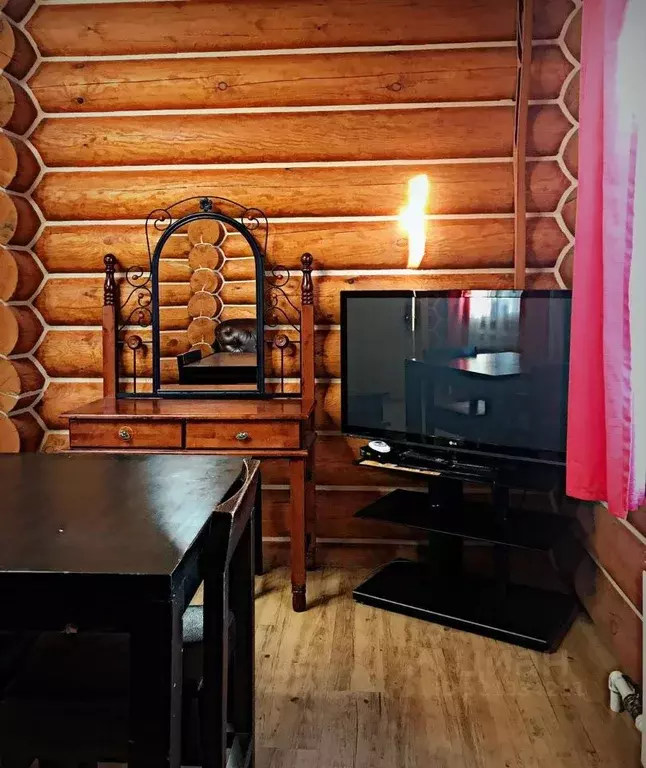 Дом в Приморский край, Владивосток ул. Адмирала Угрюмова, 48/49 (1 м) - Фото 2