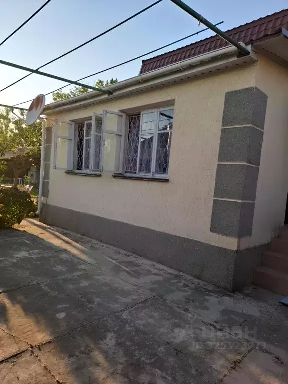 Дом в Крым, Сакский район, Молочненское с/пос  (100 м) - Фото 2