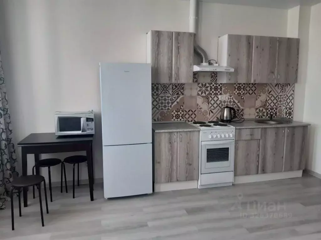 Студия Тюменская область, Тюмень ул. Тимофея Чаркова, 83 (28.0 м) - Фото 1