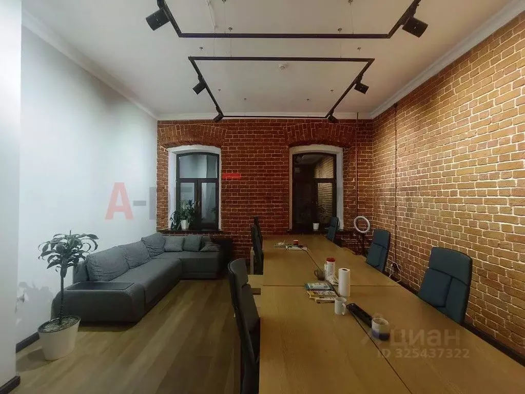 Офис в Татарстан, Казань ул. Шигабутдина Марджани, 24 (200 м) - Фото 1