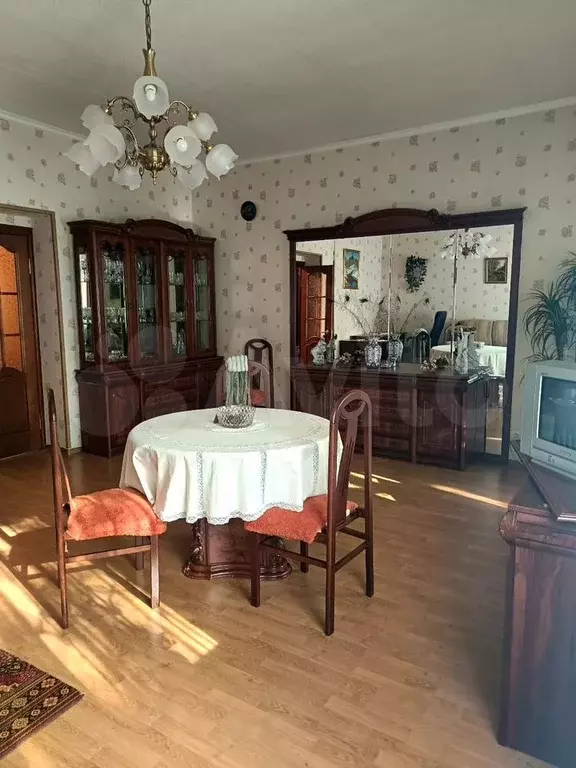 2-к. квартира, 70 м, 1/2 эт. - Фото 0