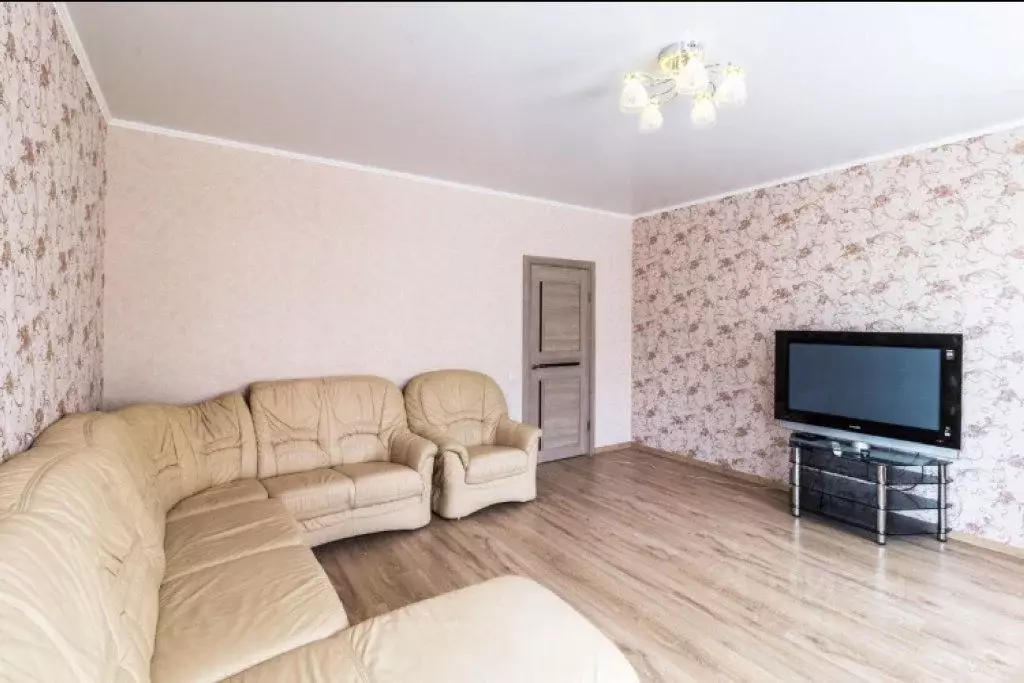 1-к кв. Омская область, Омск бул. Архитекторов, 13 (51.0 м) - Фото 1