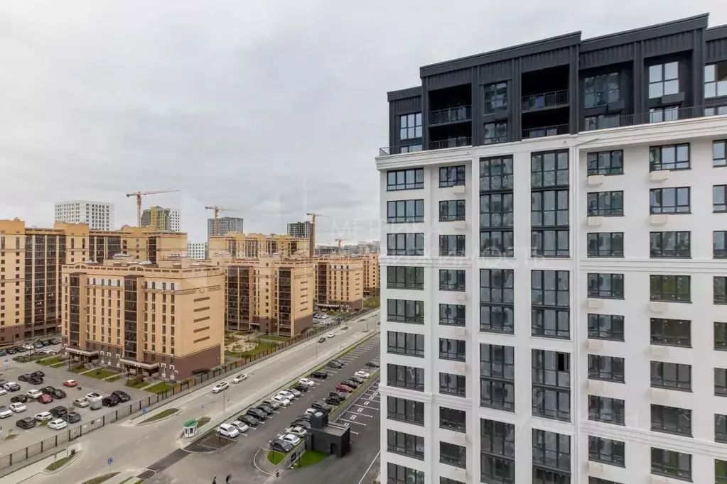 2-к кв. Тюменская область, Тюмень ул. Братьев Бондаревых, 5 (65.1 м) - Фото 1