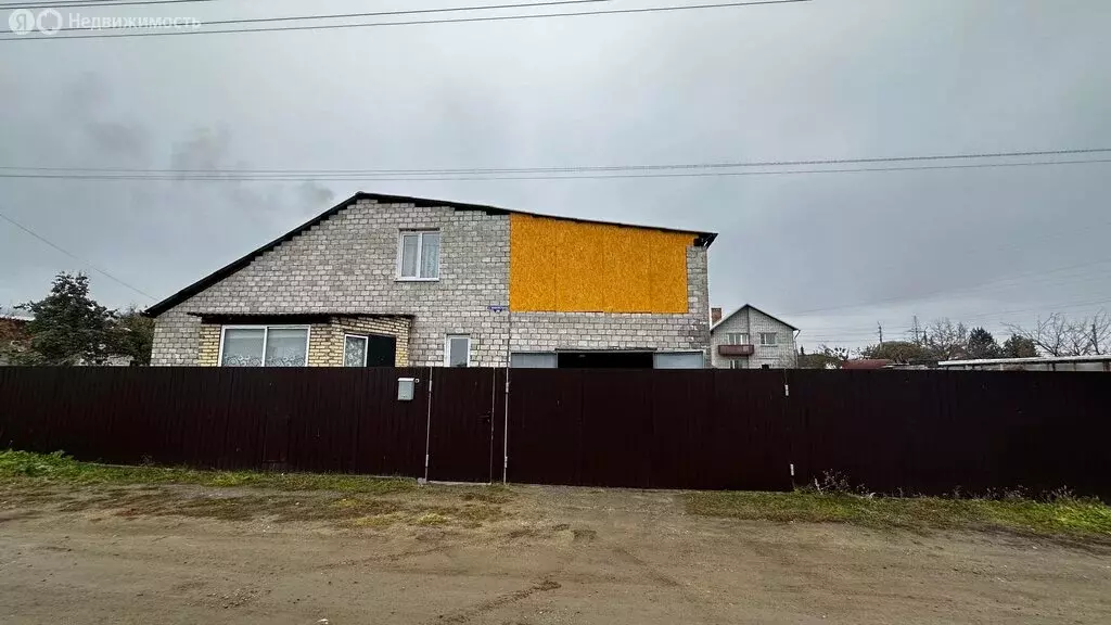 Дом в Саяногорск, улица Мелиораторов, 18/1 (330 м) - Фото 0