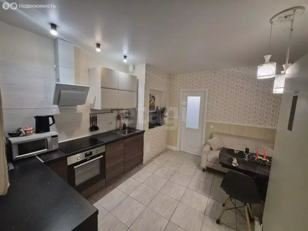 2-комнатная квартира: Тюмень, Заречный проезд, 39А (74 м) - Фото 2