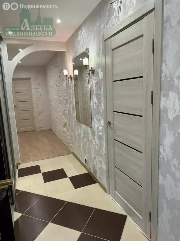 2-комнатная квартира: Смоленск, Кловская улица, 7 (71.5 м) - Фото 0