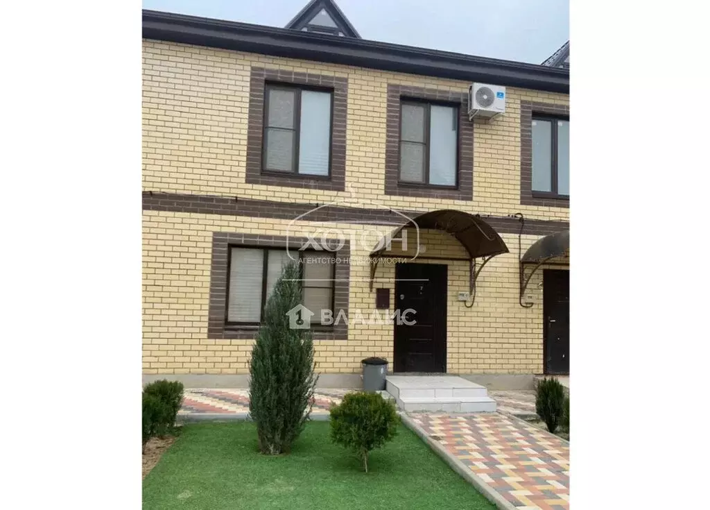 4-комнатная квартира: Элиста, улица Хомутникова, 116 (78.5 м) - Фото 1