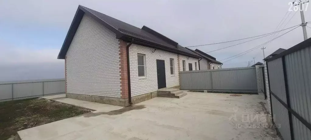 Таунхаус в Краснодарский край, Динской район, Новотитаровская ст-ца ... - Фото 2