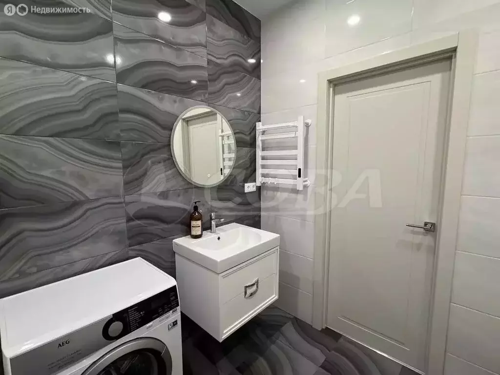 2-комнатная квартира: Тюмень, улица Орджоникидзе, 18 (51 м) - Фото 1