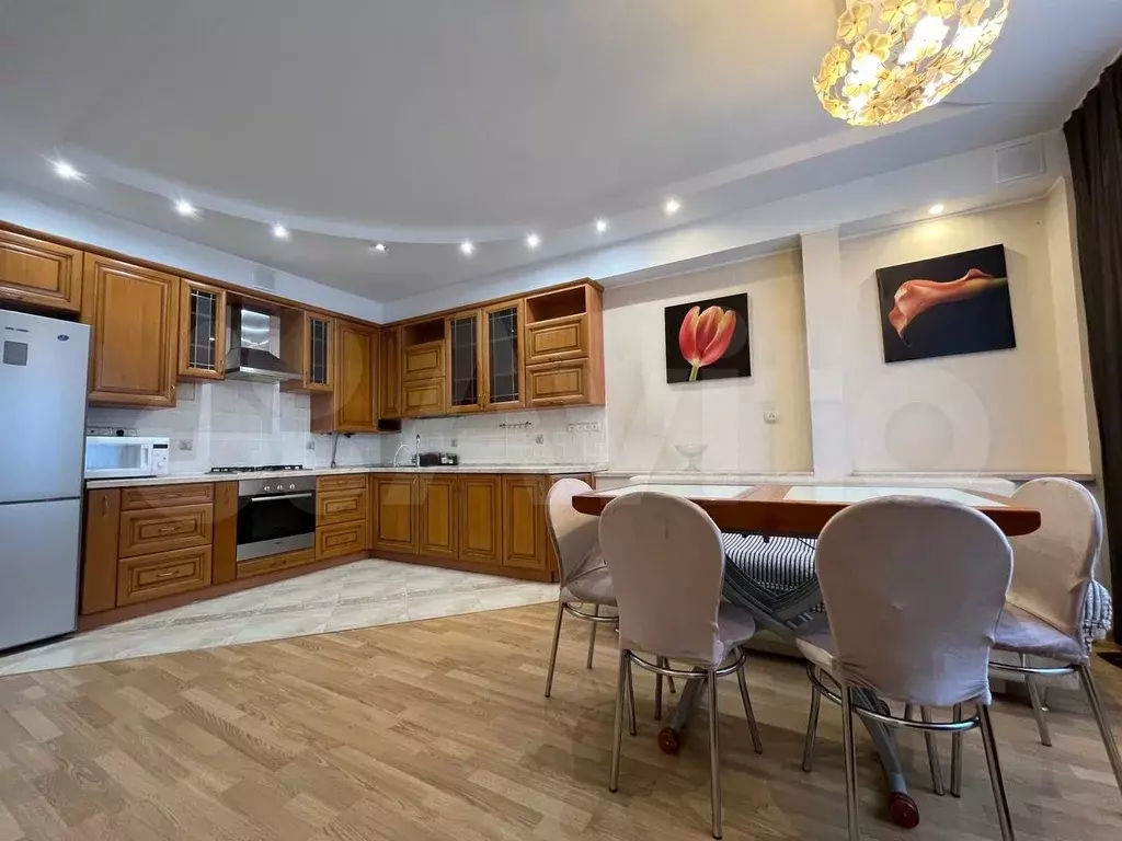 2-к. квартира, 74 м, 2/4 эт. - Фото 1