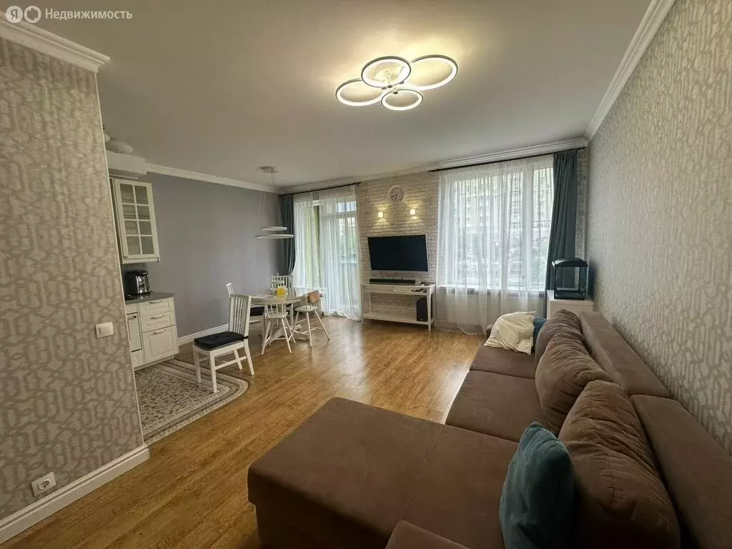 3-комнатная квартира: Санкт-Петербург, улица Композиторов, 12 (90 м) - Фото 1