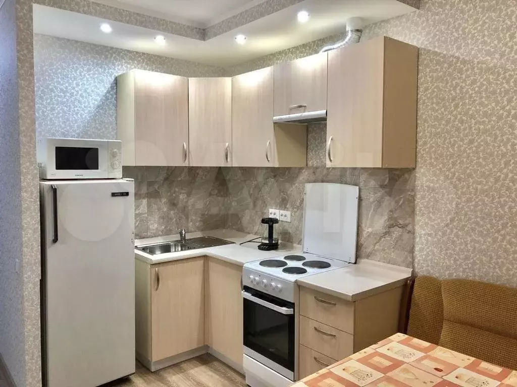 1-к. квартира, 35 м, 1/9 эт. - Фото 0