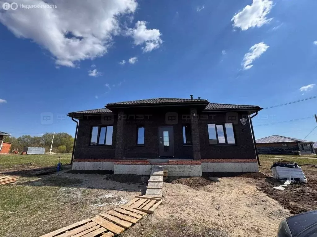 Дом в село Сокуры, Заречная улица (90 м) - Фото 1