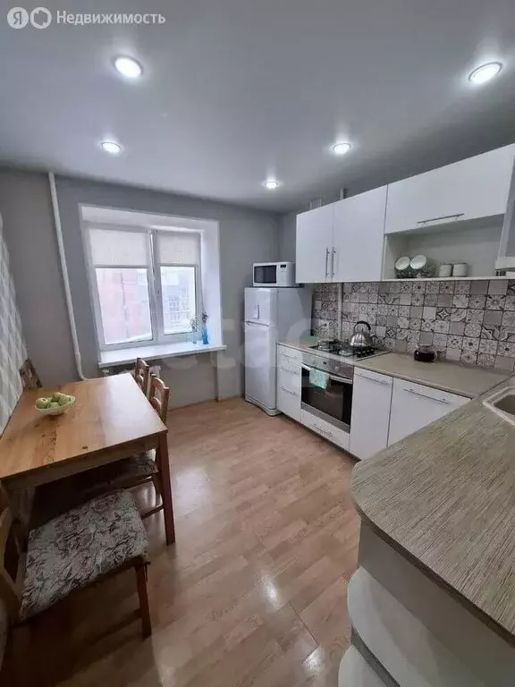 3-комнатная квартира: Пермь, шоссе Космонавтов, 129 (62 м) - Фото 1