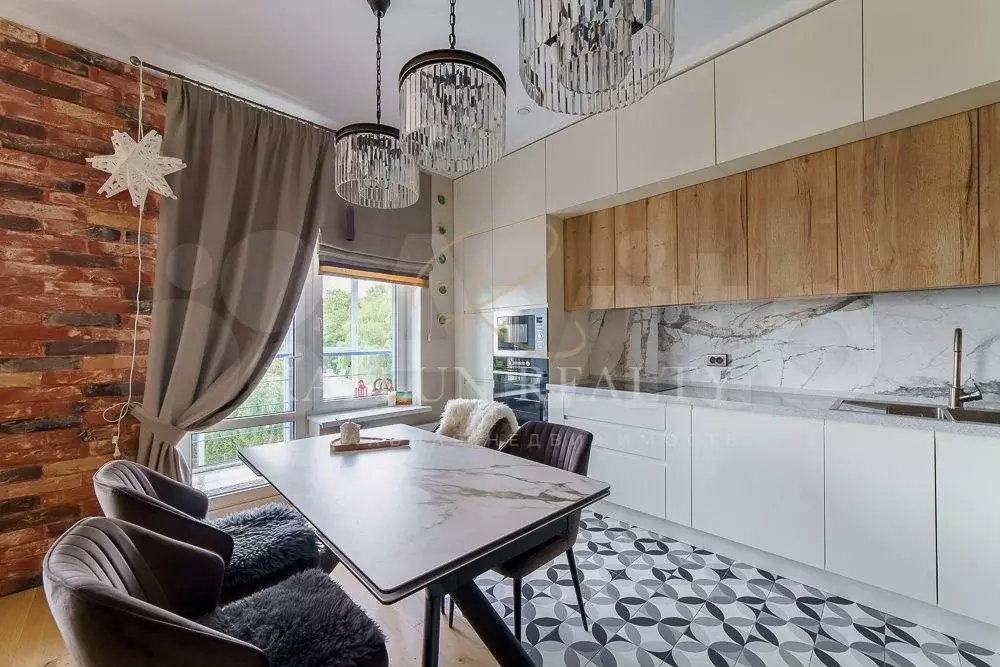 3-к. квартира, 105 м, 4/6 эт. - Фото 1
