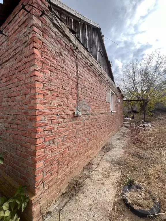 Дом в Астраханская область, Наримановский район, с. Солянка Лесная ... - Фото 1