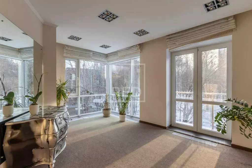 4-к кв. Москва Нежинская ул., 1к1 (222.3 м) - Фото 1