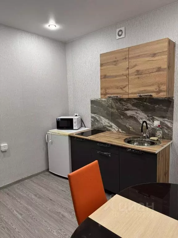 1-к кв. Красноярский край, Красноярск Свердловская ул., 6Е (36.4 м) - Фото 1