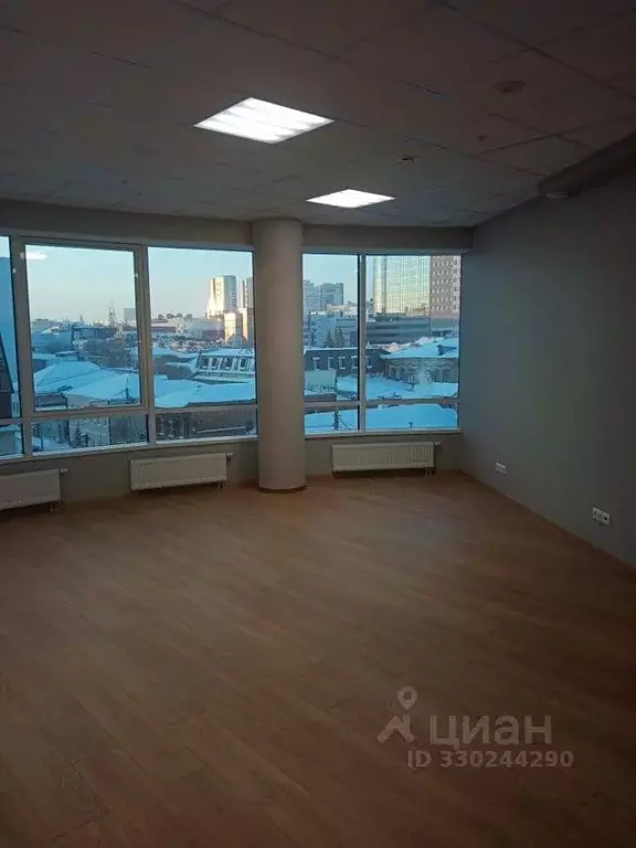 Офис в Свердловская область, Екатеринбург ул. Чернышевского, 7 (35 м) - Фото 1