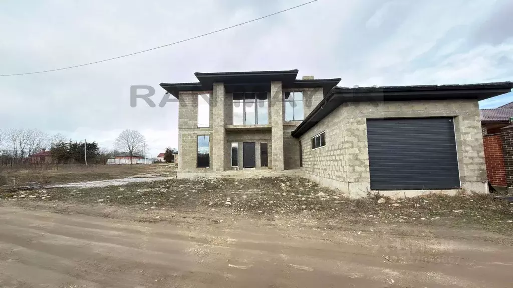 Дом в Адыгея, Майкоп ул. Ахеджакова, 3 (268 м) - Фото 2