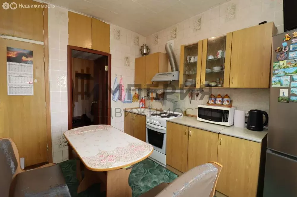 3-комнатная квартира: посёлок городского типа Палатка, улица Ленина, ... - Фото 1