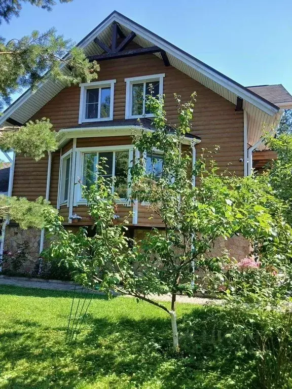 Дом в Ленинградская область, Всеволожск ул. Коммуны, 200А (250 м) - Фото 1