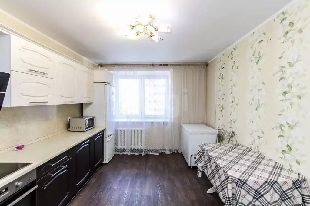 3-к кв. Тюменская область, Тюмень Магаданская ул., 5 (91.0 м) - Фото 1