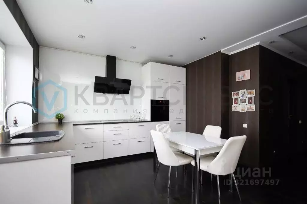 3-к кв. Омская область, Омск ул. Дианова, 27 (95.2 м) - Фото 2