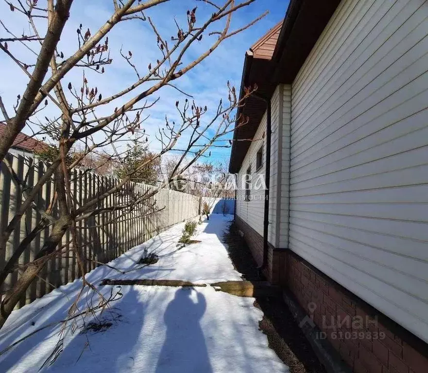 Дом в Белгородская область, Старооскольский городской округ, с. ... - Фото 0