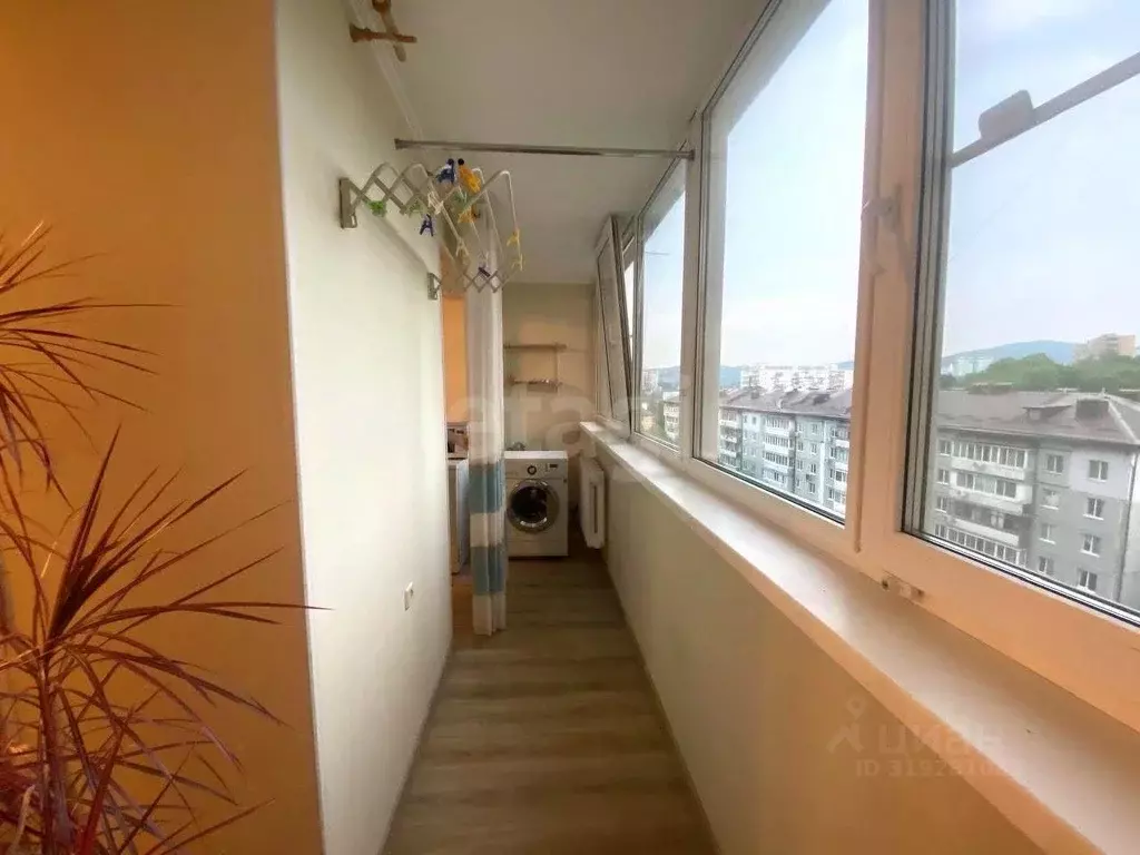 2-к кв. Приморский край, Владивосток Ульяновская ул., 8 (51.0 м) - Фото 0