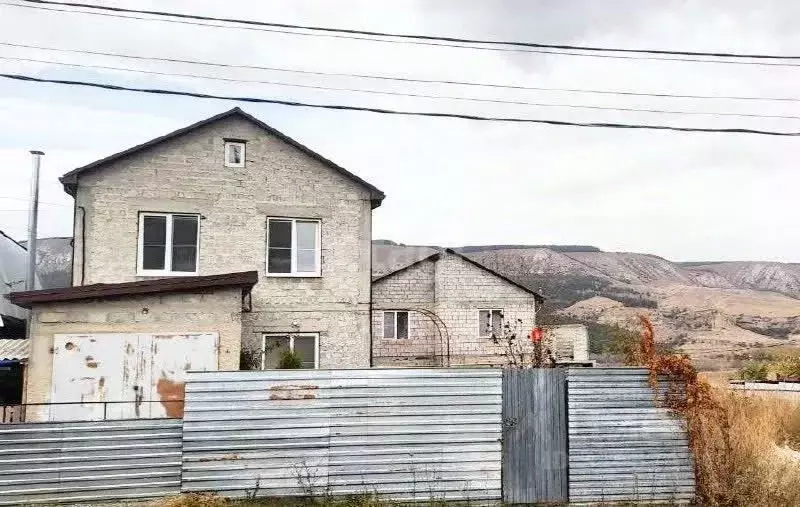 Дом в Ставропольский край, Георгиевский муниципальный округ, Незлобная ... - Фото 0