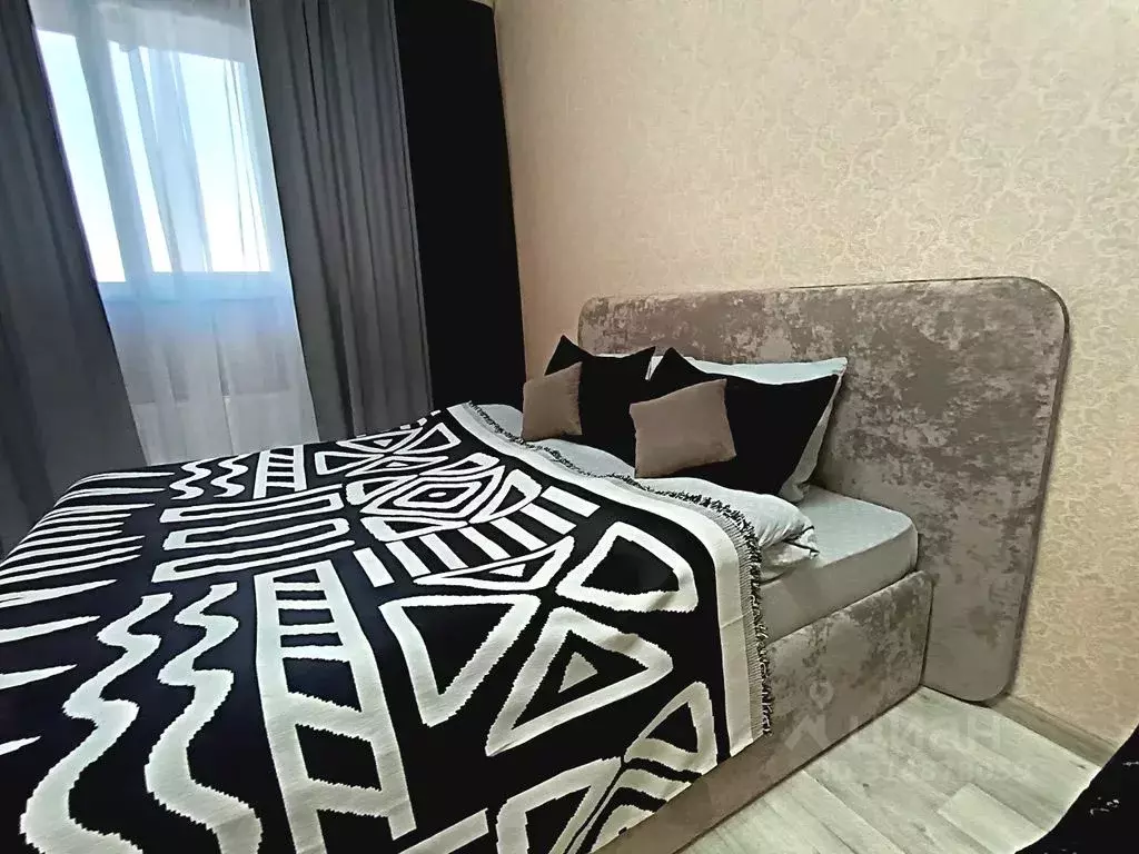 1-к кв. Краснодарский край, Армавир ул. Советской Армии, 80 (52.0 м) - Фото 1