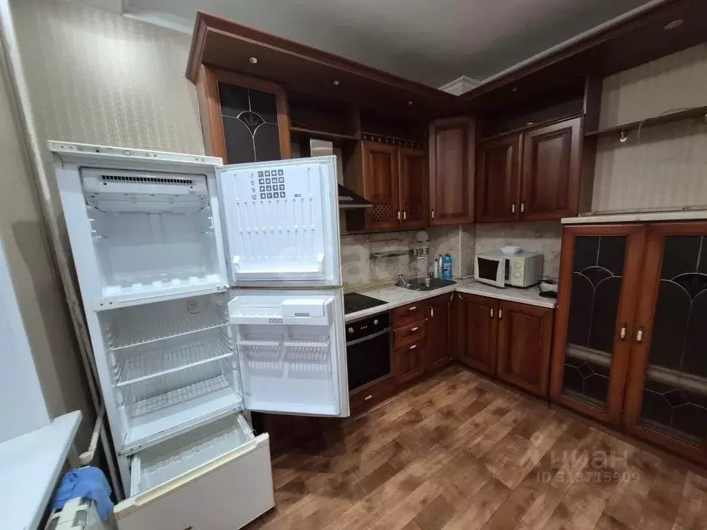 3-к кв. Ханты-Мансийский АО, Сургут ул. Профсоюзов, 42 (68.4 м) - Фото 1