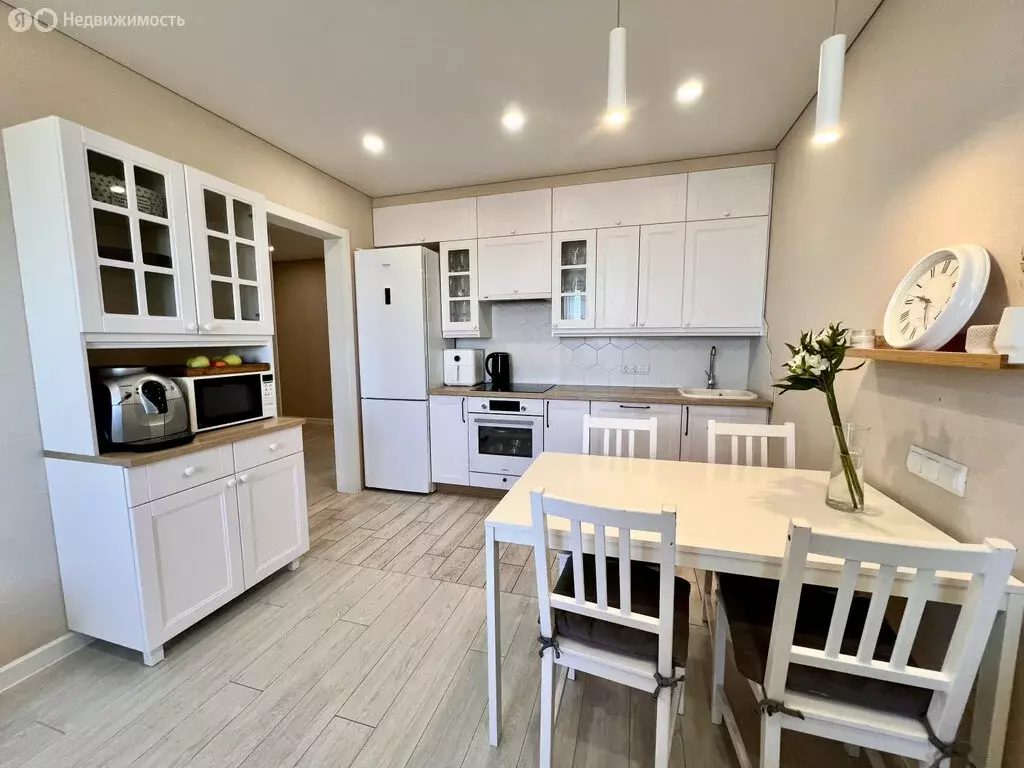 3-комнатная квартира: Киров, улица Ивана Попова, 89 (57.8 м) - Фото 1