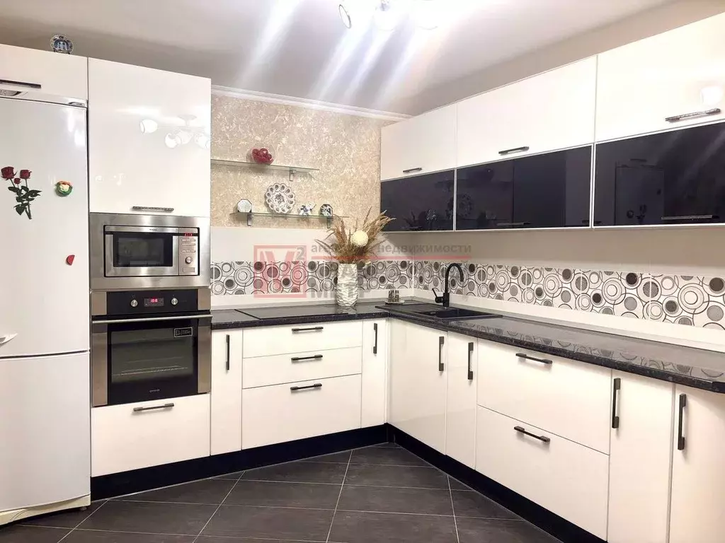 Коттедж в Белгородская область, Старый Оскол ул. Сталеваров (400 м) - Фото 1