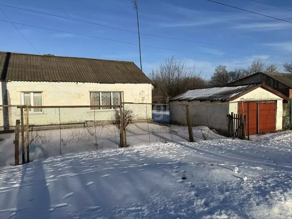 Дом в Саратовская область, Балашовский район, с. Малая Семеновка ... - Фото 0