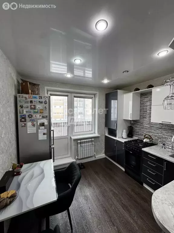 1-комнатная квартира: посёлок городского типа Медведево, улица Кирова, ... - Фото 1