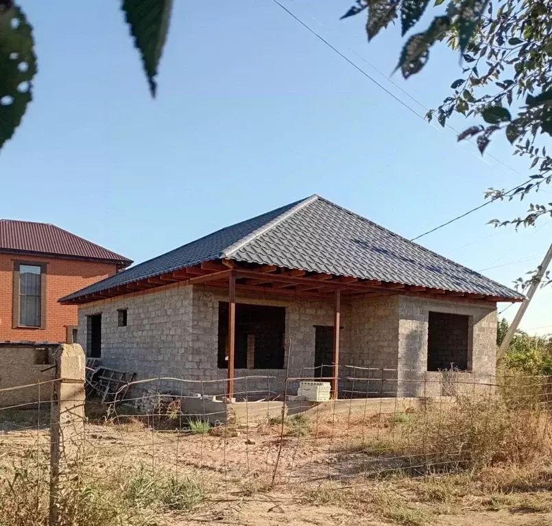 Дом в Астраханская область, Астрахань ул. 1-я Вишневая, 32 (108 м) - Фото 1